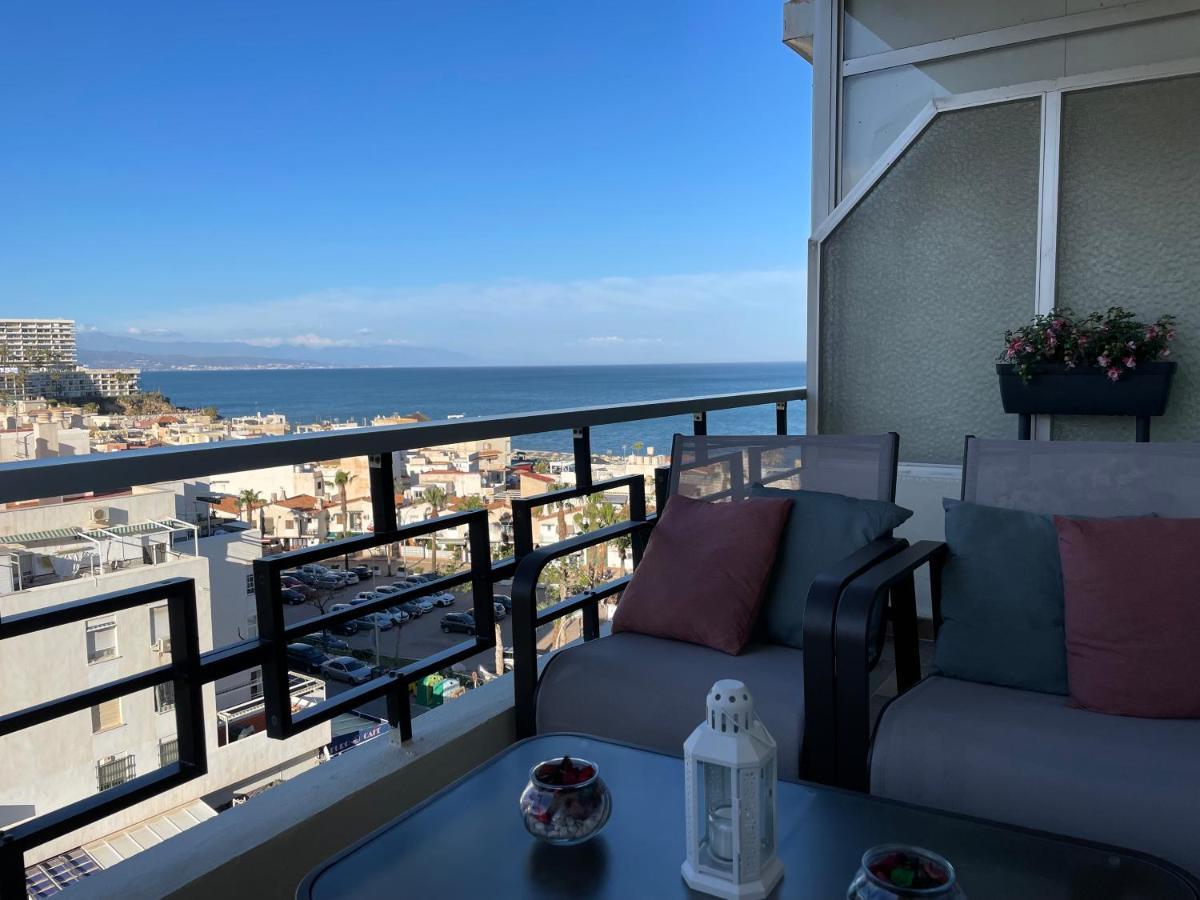 Apartamento totalmente reformado con piscina y jardines al lado de la playa de la Carihuela Torremolinos Exterior foto