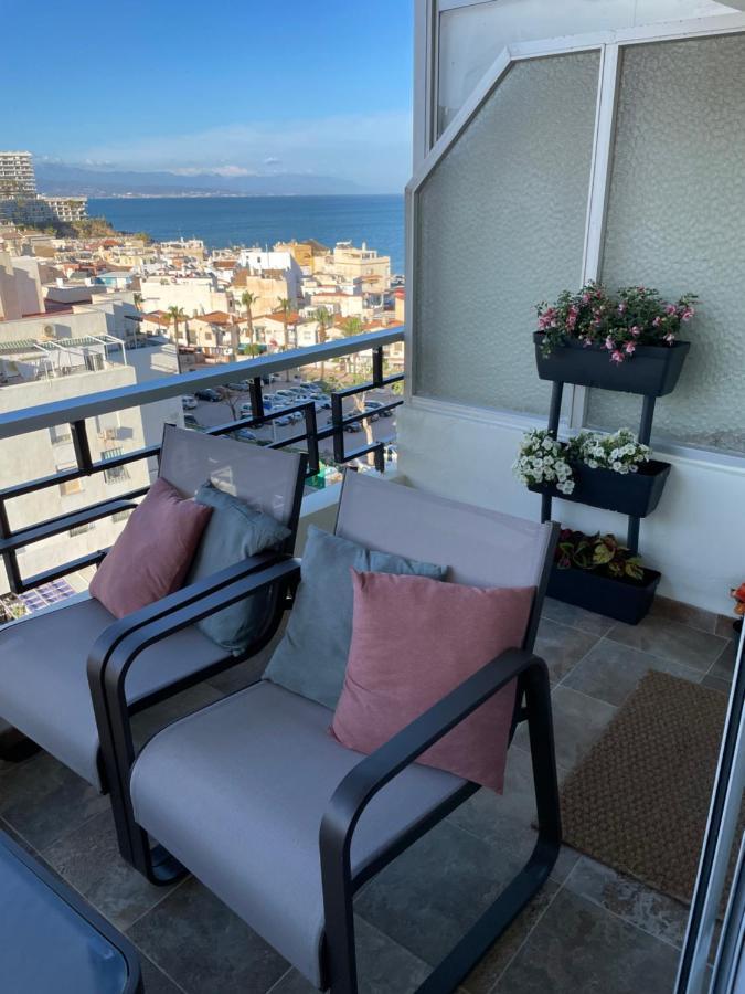 Apartamento totalmente reformado con piscina y jardines al lado de la playa de la Carihuela Torremolinos Exterior foto