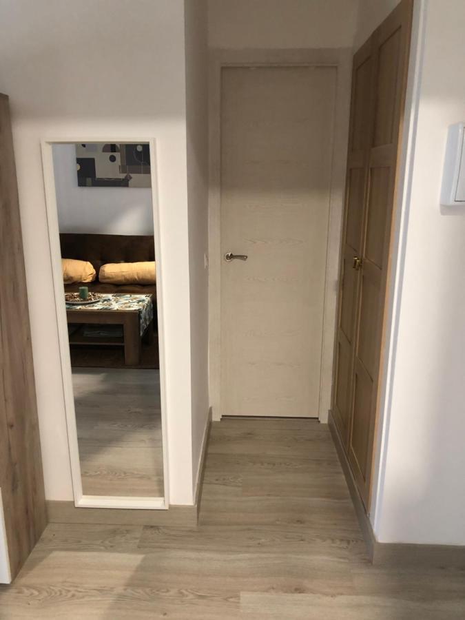 Apartamento totalmente reformado con piscina y jardines al lado de la playa de la Carihuela Torremolinos Exterior foto