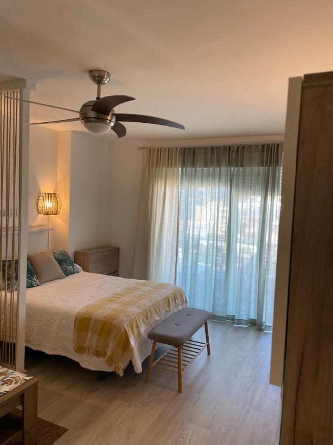 Apartamento totalmente reformado con piscina y jardines al lado de la playa de la Carihuela Torremolinos Exterior foto