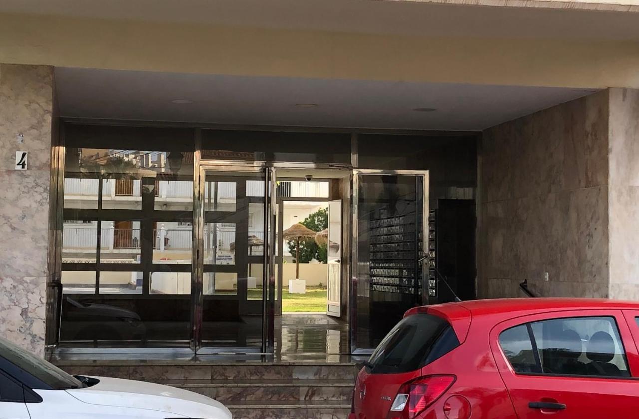 Apartamento totalmente reformado con piscina y jardines al lado de la playa de la Carihuela Torremolinos Exterior foto