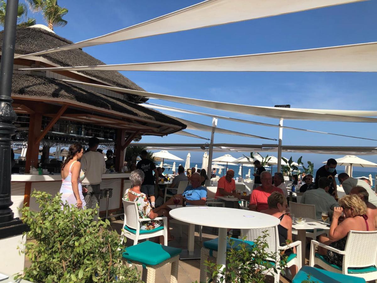 Apartamento totalmente reformado con piscina y jardines al lado de la playa de la Carihuela Torremolinos Exterior foto