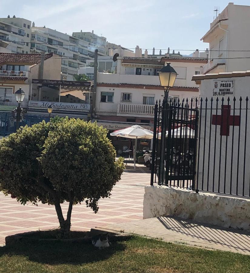 Apartamento totalmente reformado con piscina y jardines al lado de la playa de la Carihuela Torremolinos Exterior foto